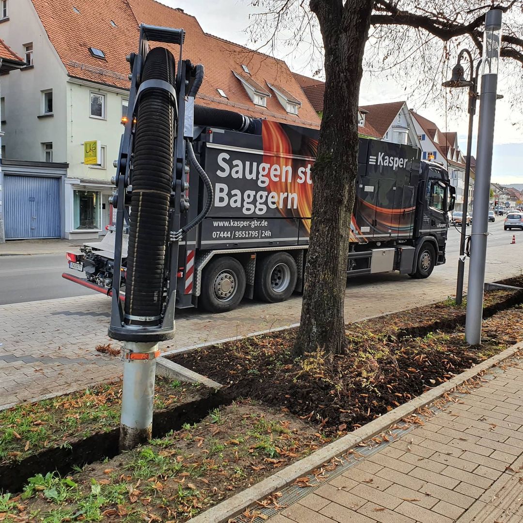 Kasper-Saugbagger-Pflanzgraben-freilegen